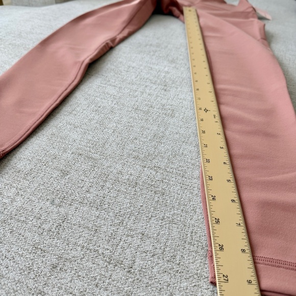 🍑 VS Peach Pink Incredible Studio High Rise Legging - Picture 7 of 12